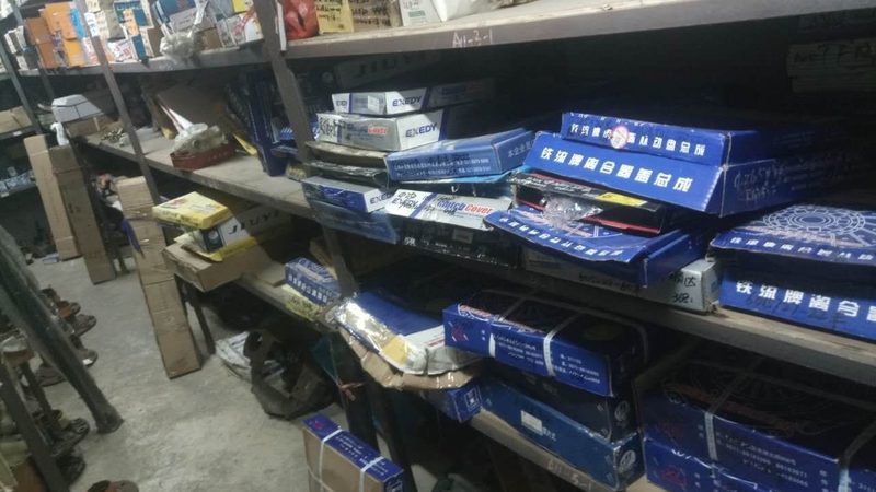 在选购变速箱配件时，辨别真伪至关重要。以下是一些辨别方法：